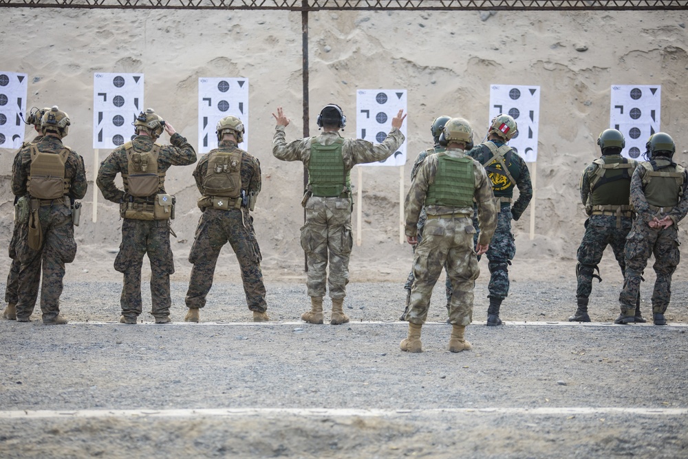 DVIDS - Images - UNITAS 2021: U.S. Recon Marines and Peruvian Marine  Commandos participate in a live-fire range [Image 7 of 14]