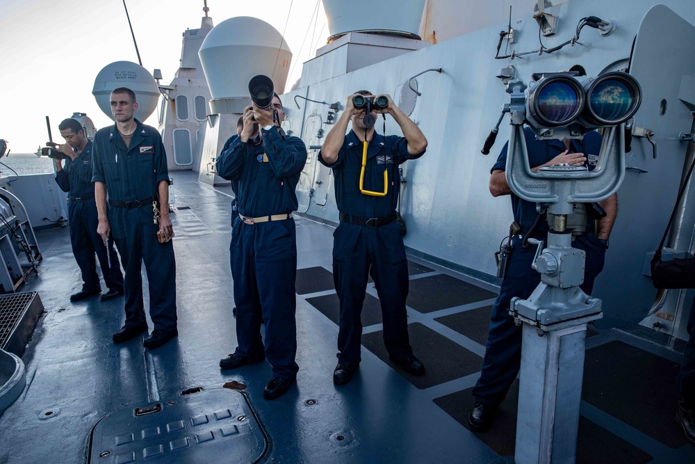 USS Arlington SNOOPIE Team Collects Intel