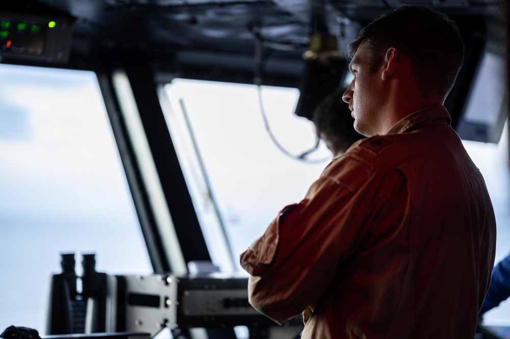 DVIDS - Images - USS Carl Vinson (CVN 70) Sailor Observes Flight ...