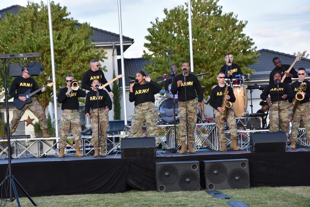 Wiesbaden Garrison community enjoys free concert on the lawn on Clay Kaserne
