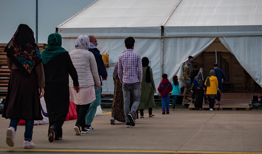 Ramstein administers COVID-19 vaccines to evacuees