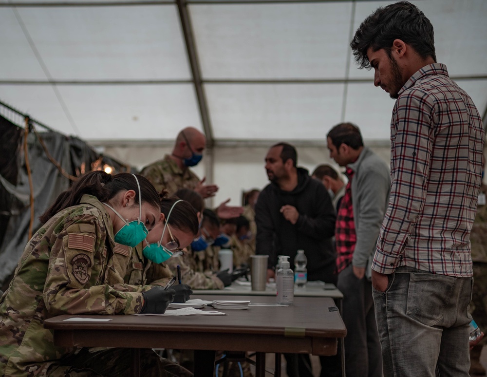 Ramstein administers COVID-19 vaccines to evacuees