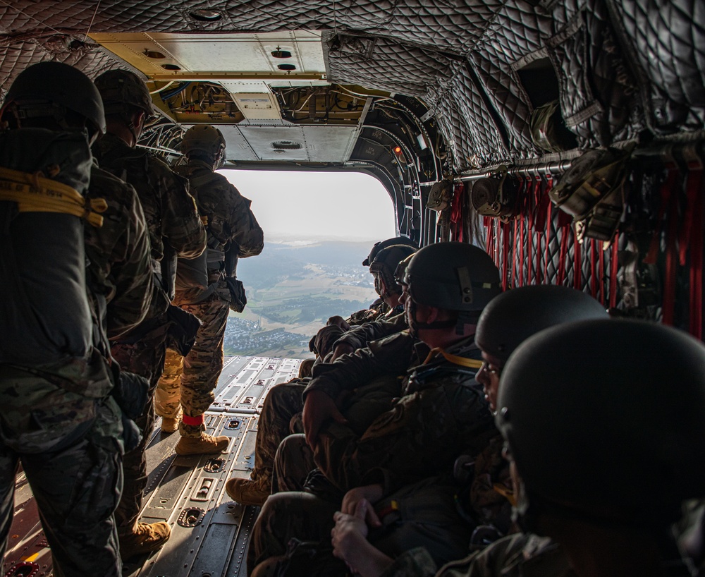 SOCEUR and SOCAFRICA conduct Airborne operations training