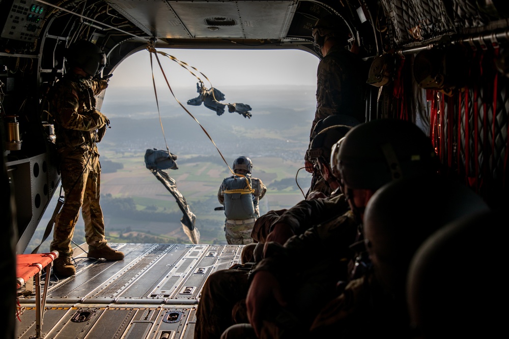 SOCEUR and SOCAFRICA conduct Airborne operations training