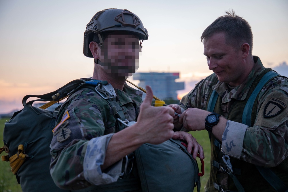 SOCEUR and SOCAFRICA conduct Airborne operations training