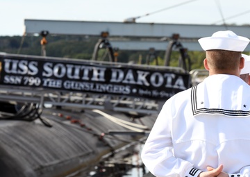 USS South Dakota holds change of command