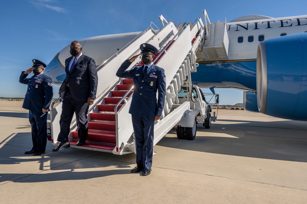 SECDEF Tours Task Force Liberty