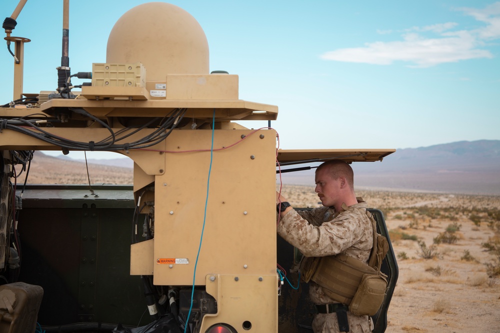 DVIDS - Images - 3d Marines Establish Network on the Move Systems ...