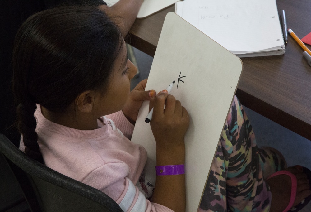Afghan Children Learn English