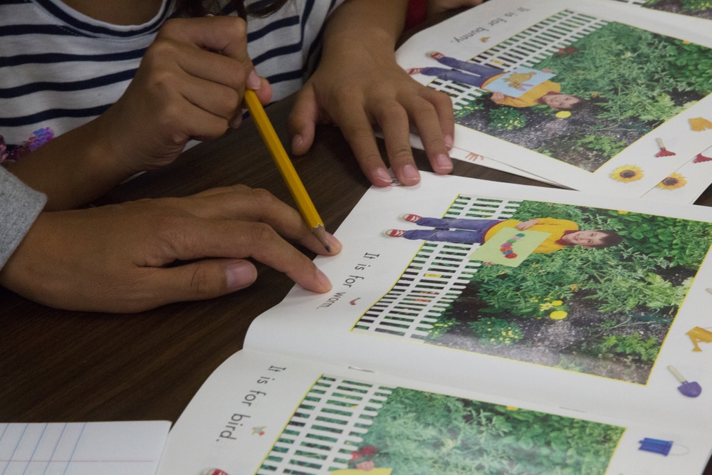 Afghan Children Learn English