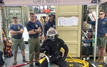 Underwater Construction Team 2 Conducts Joint Divers Training Exercise