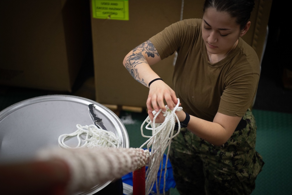 USS Carl Vinson (CVN70) Sailors Conduct Maintenance