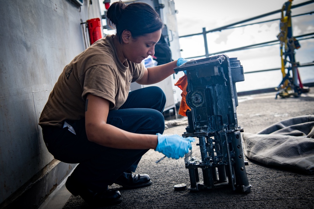 USS Carl Vinson (CVN70) Sailors Conduct Maintenance