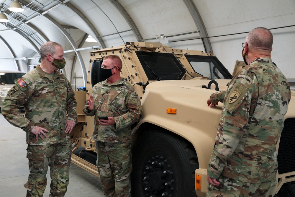 USARC Deputy Commanding General observes USACAPOC(A) JLTV training