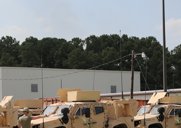 USARC Deputy Commanding General observes USACAPOC(A) JLTV training