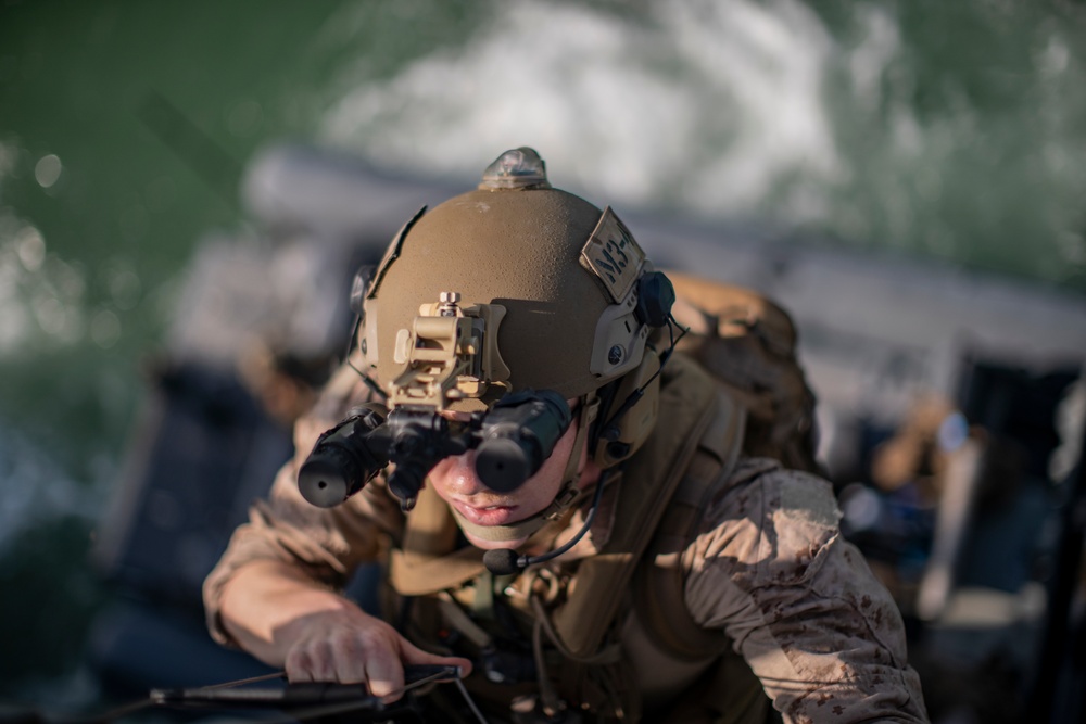 11th MEU ADRD conducts VBSS training aboard USNS Catawba