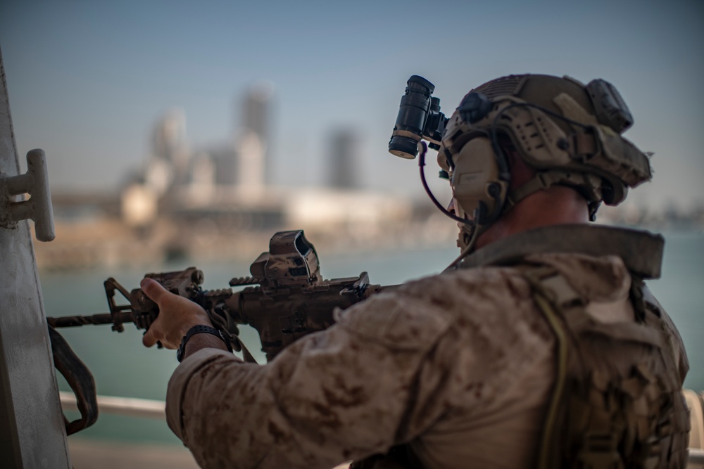 11th MEU ADRD conducts VBSS training aboard USNS Catawba