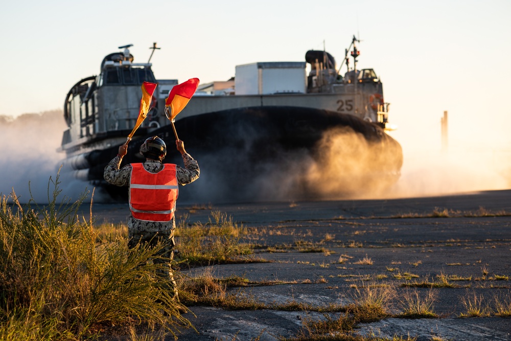 Marines and Sailors conduct LCAC Landings in the Capital Shield Exercise