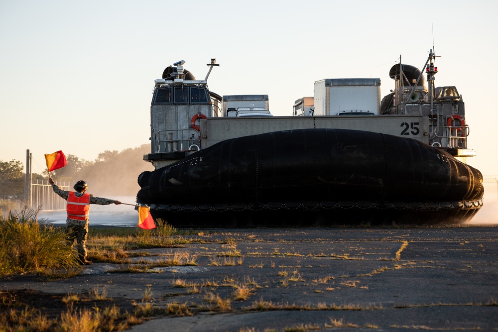 Marines and Sailors conduct LCAC Landings in the Capital Shield Exercise