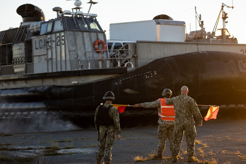 Marines and Sailors conduct LCAC Landings in the Capital Shield Exercise