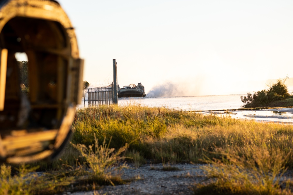 Marines and Sailors conduct LCAC Landings in the Capital Shield Exercise