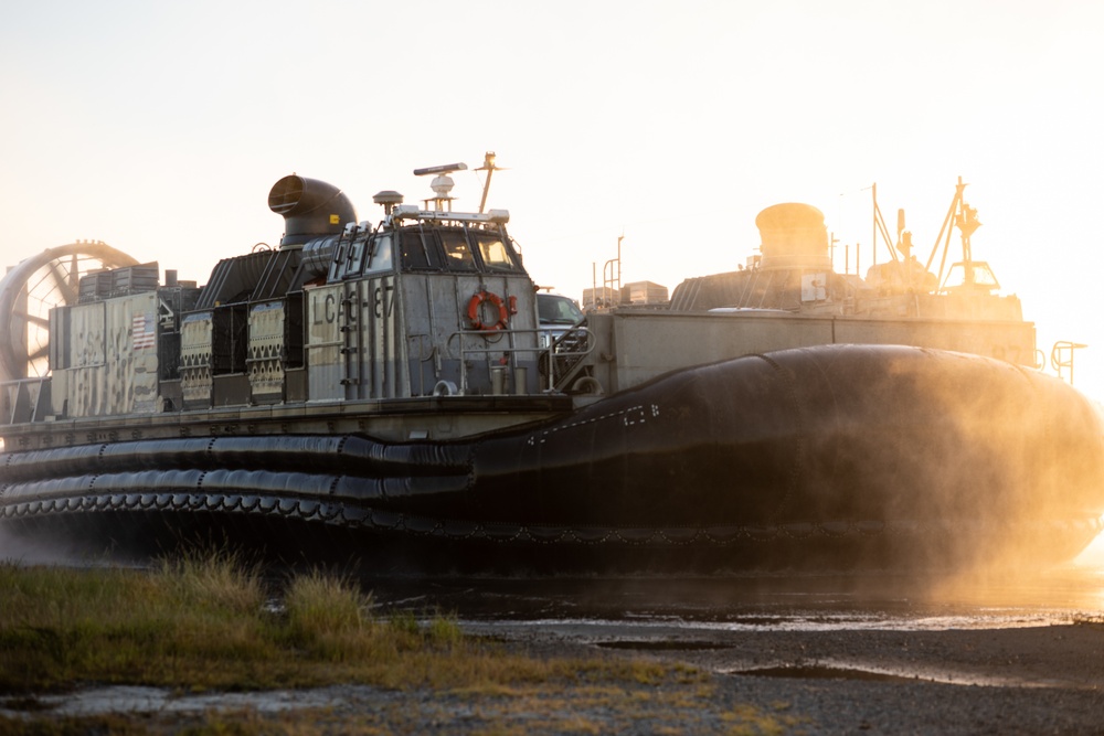 Marines and Sailors conduct LCAC Landings in the Capital Shield Exercise