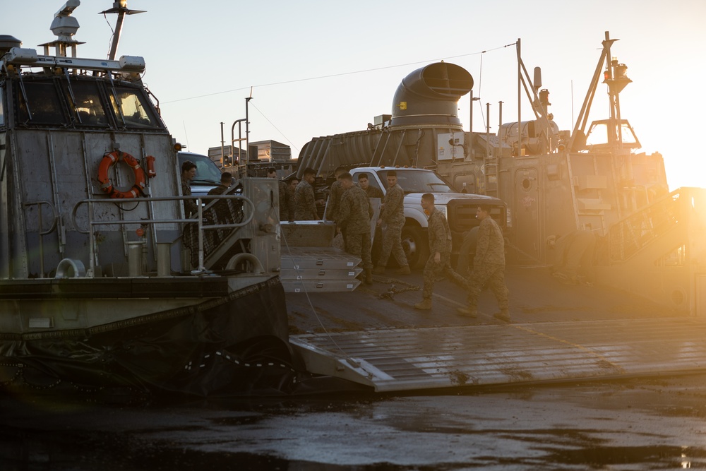 Marines and Sailors conduct LCAC Landings in the Capital Shield Exercise