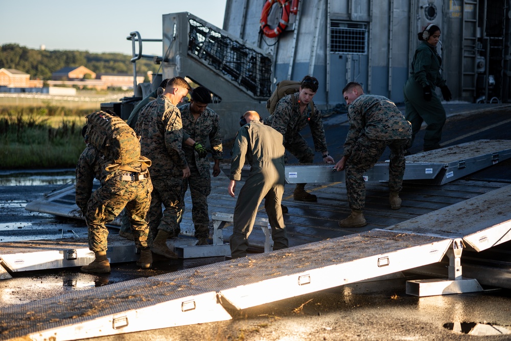 Marines and Sailors conduct LCAC Landings in the Capital Shield Exercise