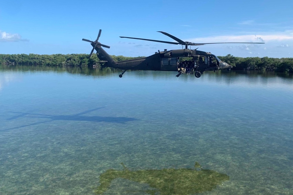 Green Berets with 1st SFG (A) attend Waterborne Infiltration Course with Coast Guard at Key West