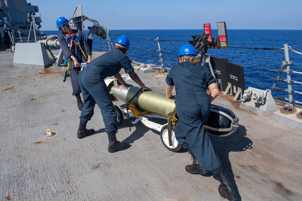 USS Howard (DDG 83) underway
