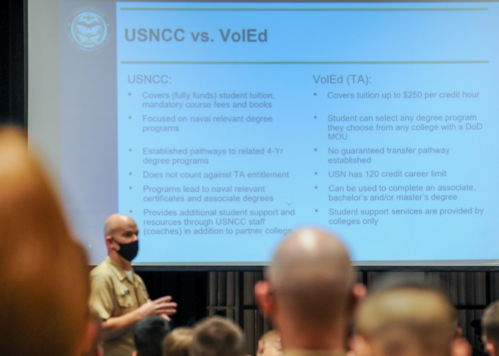 USNCC Briefs Marines at Marine Barracks Washington