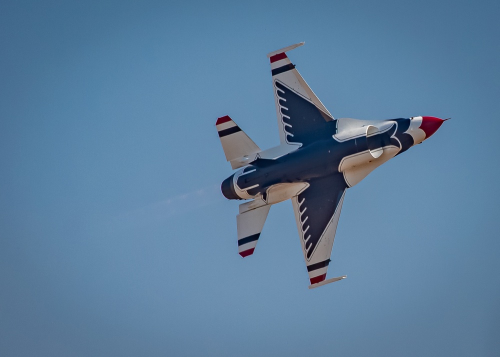 Thunderbirds perform at the 2021 California Capital Airshow