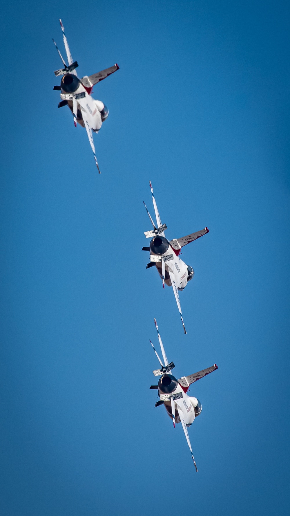 Thunderbirds perform at the 2021 California Capital Airshow