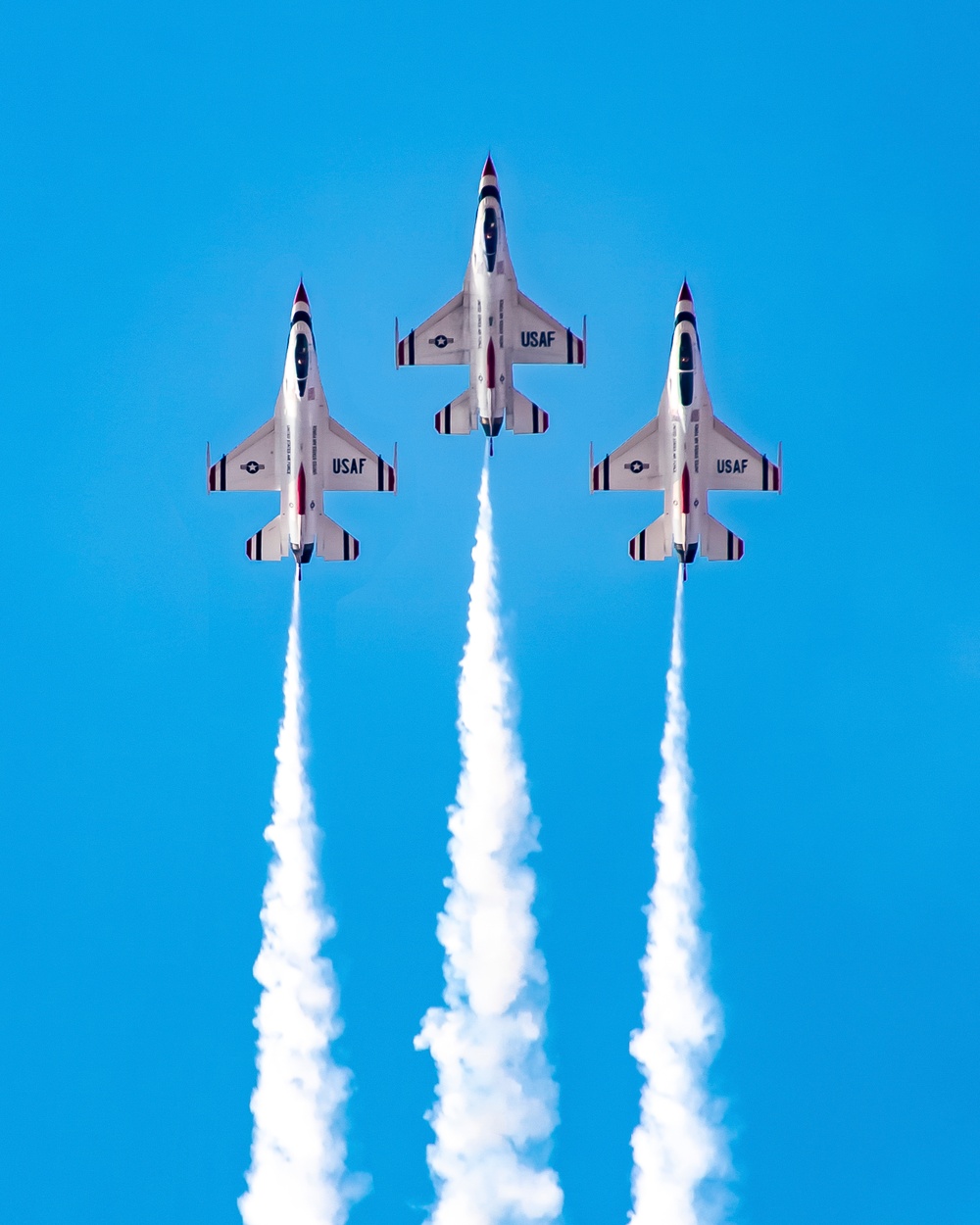 Thunderbirds perform at the 2021 California Capital Airshow