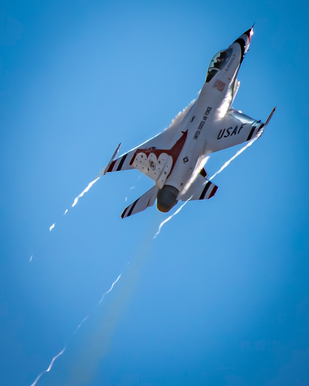 Thunderbirds perform at the 2021 California Capital Airshow