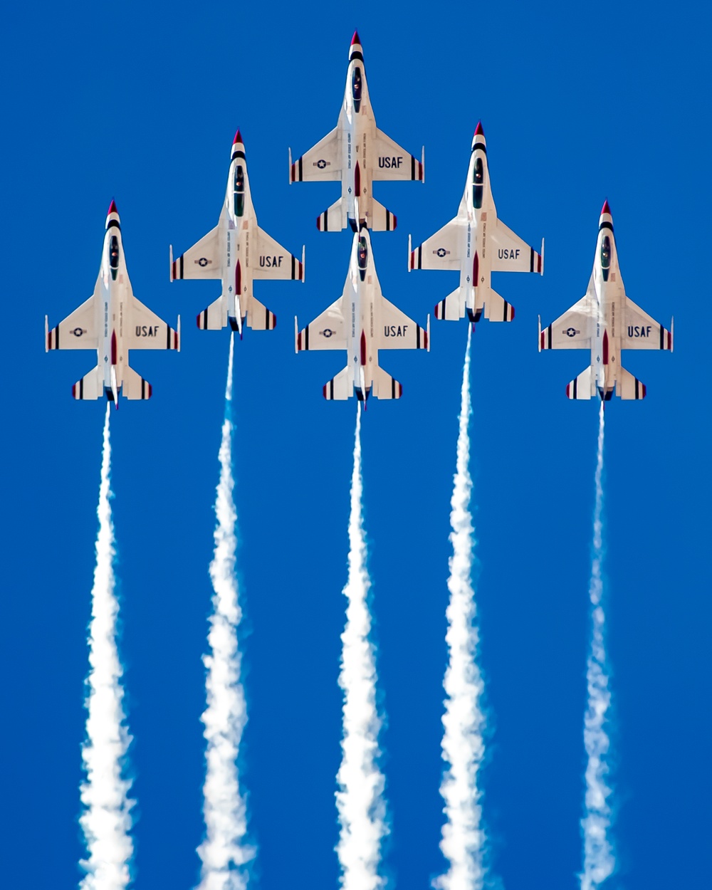 Thunderbirds perform at the 2021 California Capital Airshow