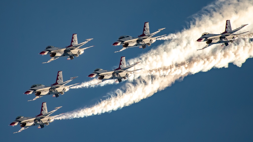 Thunderbirds perform at the 2021 California Capital Airshow