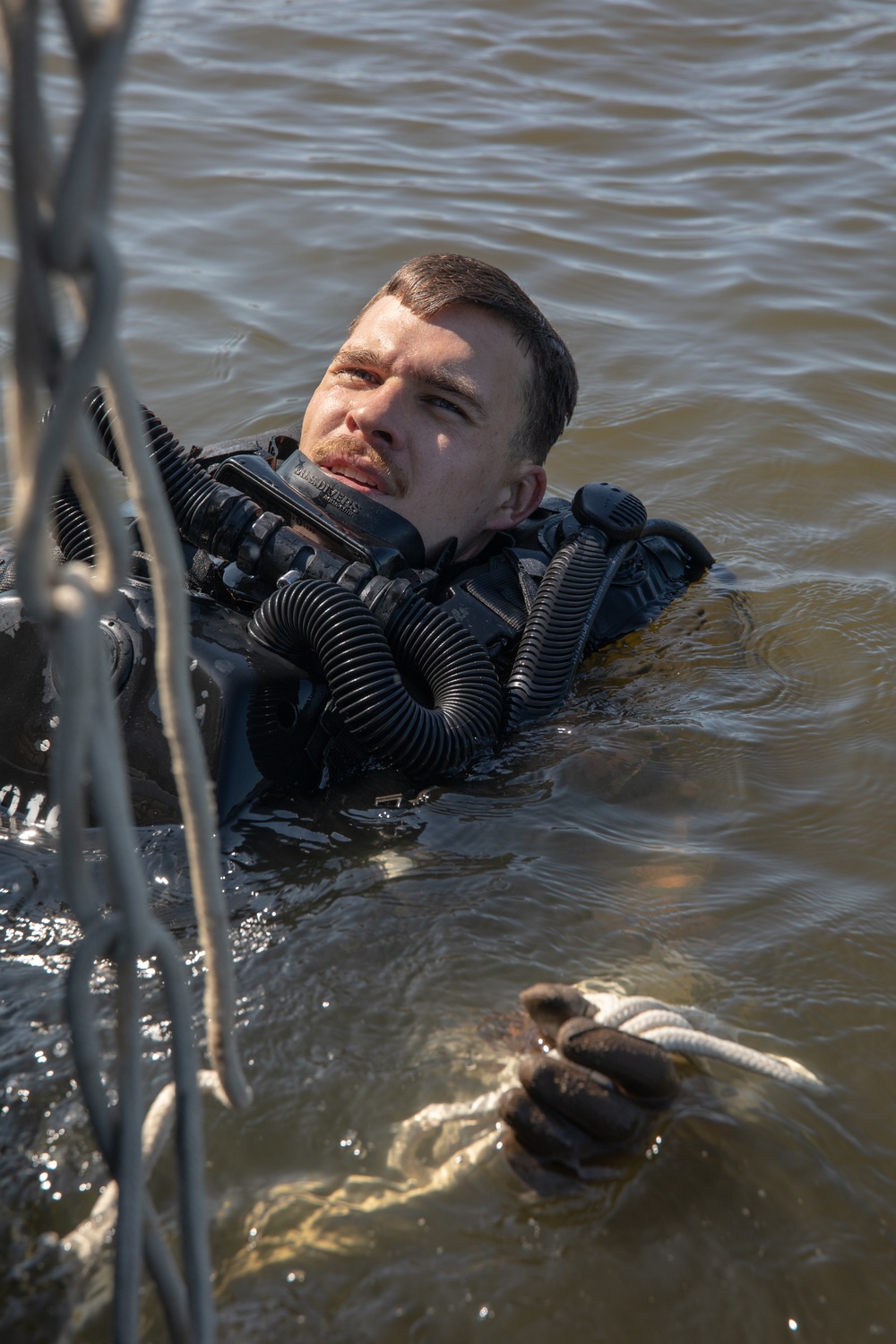 3d Force Reconnaissance Company conducts small boat and combatant diver training