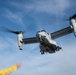 VMM-165 Marines transfer Marines from USS Pearl Harbor