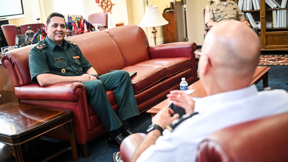 Paraguay IADB representative Brig. Gen. Laconich visits the IADC