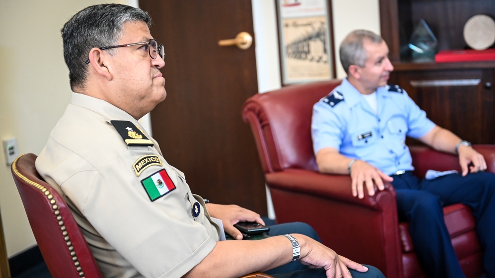 Paraguay IADB representative Brig. Gen. Laconich visits the IADC