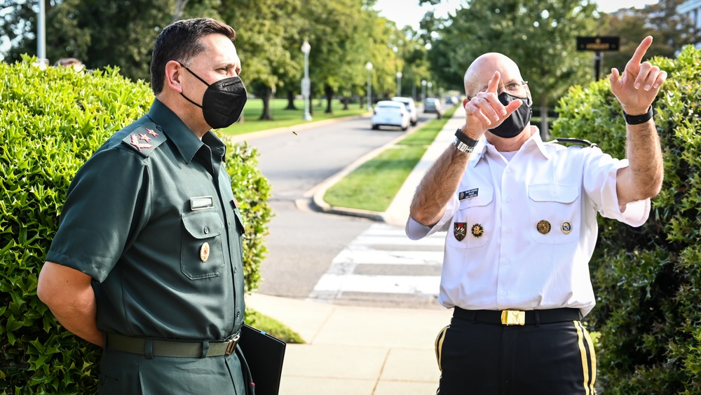 Paraguay IADB representative Brig. Gen. Laconich visits the IADC