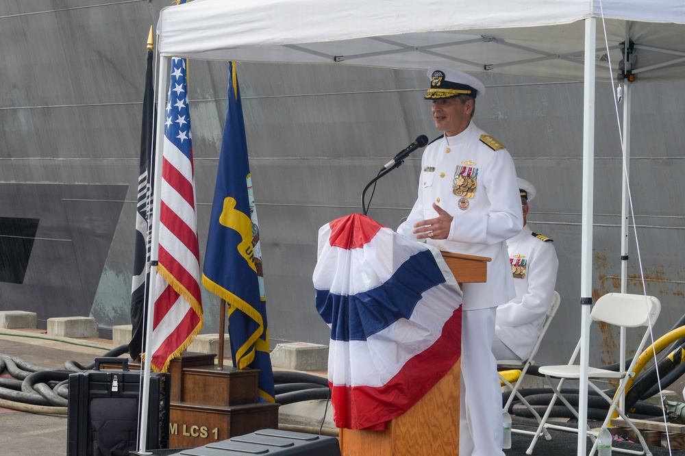 USS Freedom (LCS 1) Holds Decommissioning Ceremony
