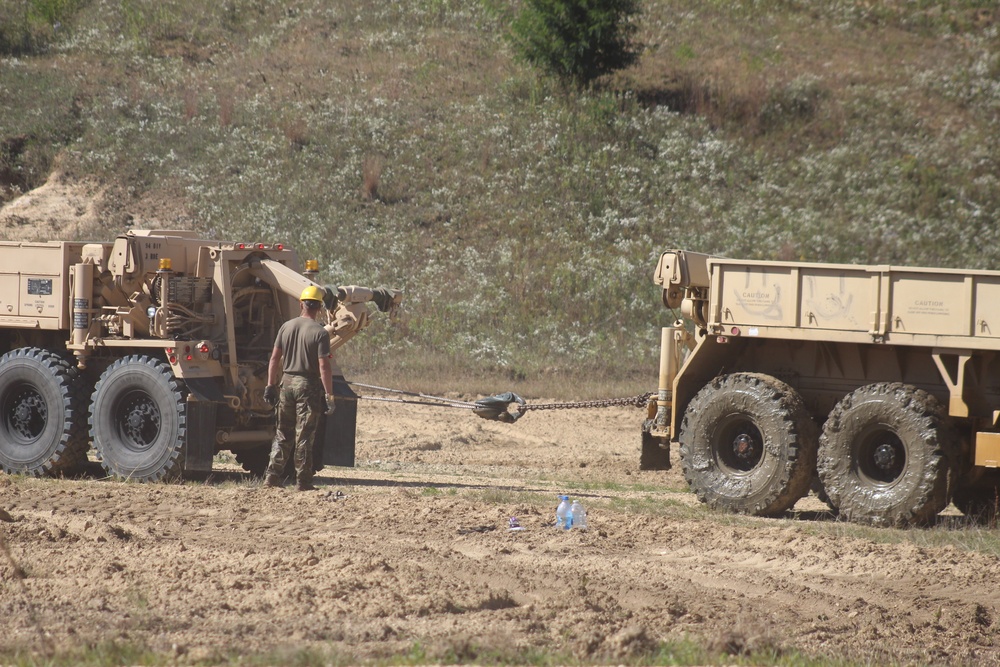 Fort McCoy RTS-Maintenance holds Wheeled Vehicle Recovery Operations Course