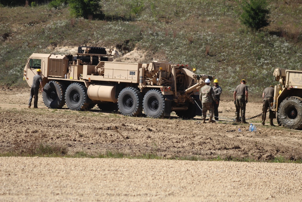 Fort McCoy RTS-Maintenance holds Wheeled Vehicle Recovery Operations Course