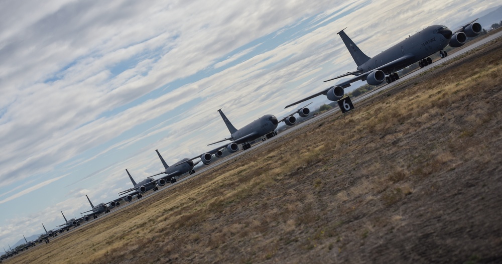 Fairchild AFB launches 20 KC-135s at once