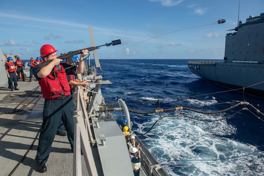 USS Howard (DDG 83) underway