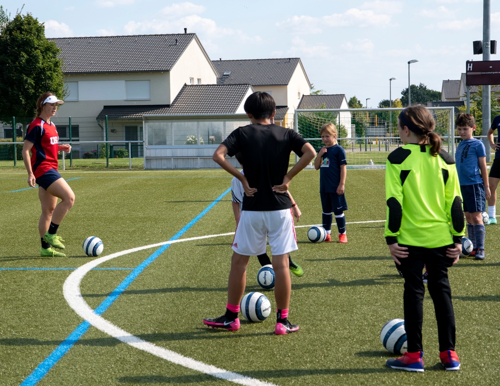 Armed Forces Entertainment brings All-Star Soccer Players to Wiesbaden