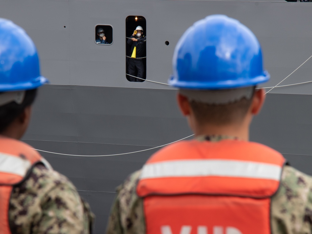 Japanese Ship Izumo arrives at MCAS Iwakuni Harbor