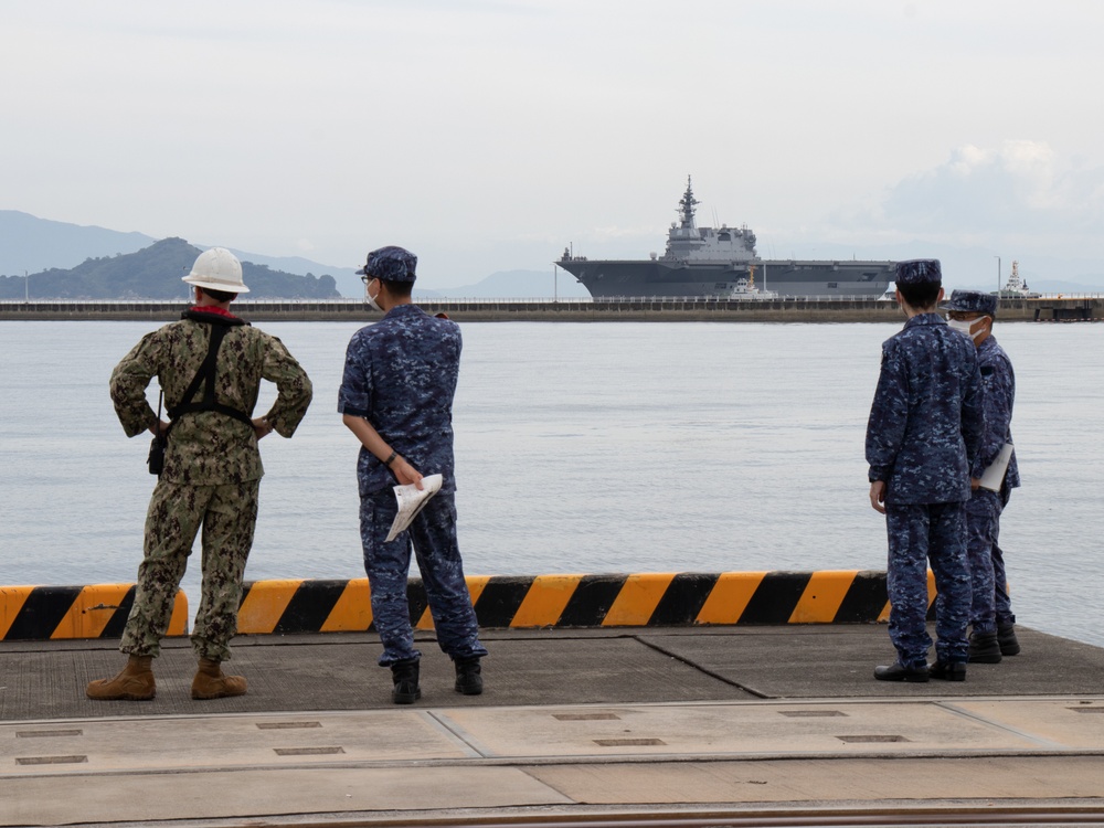 Japanese Ship Izumo arrives at MCAS Iwakuni Harbor